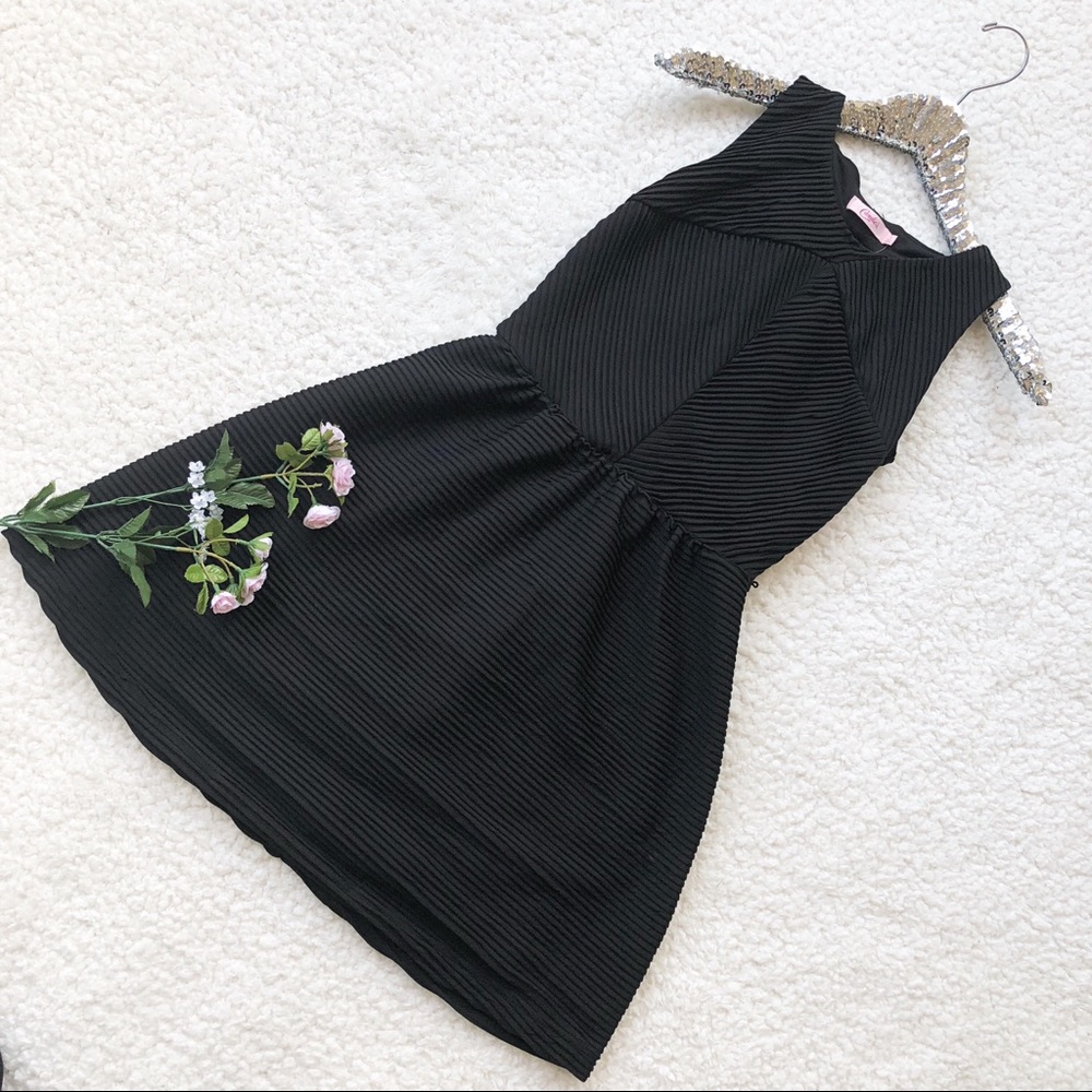 ✨Candie’s Black Dress